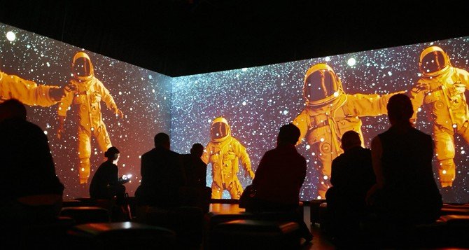 Мультимедийная выставка "Космос. Любовь"